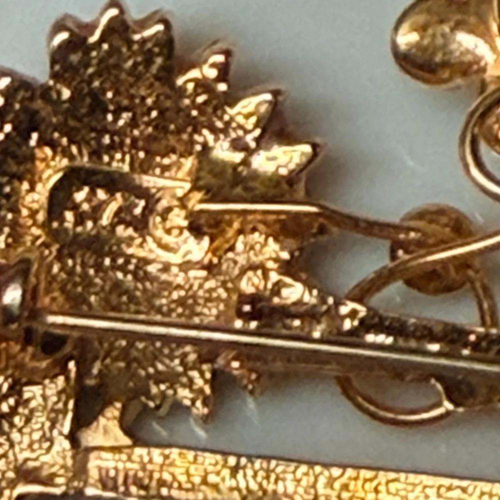 Gold Tone Cat‎ & Sunflower Floral Dangle Brooch - Gold